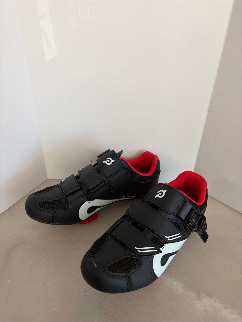 NEW Peloton Black and White Cycling Shoes with Red Interior 7.5/38